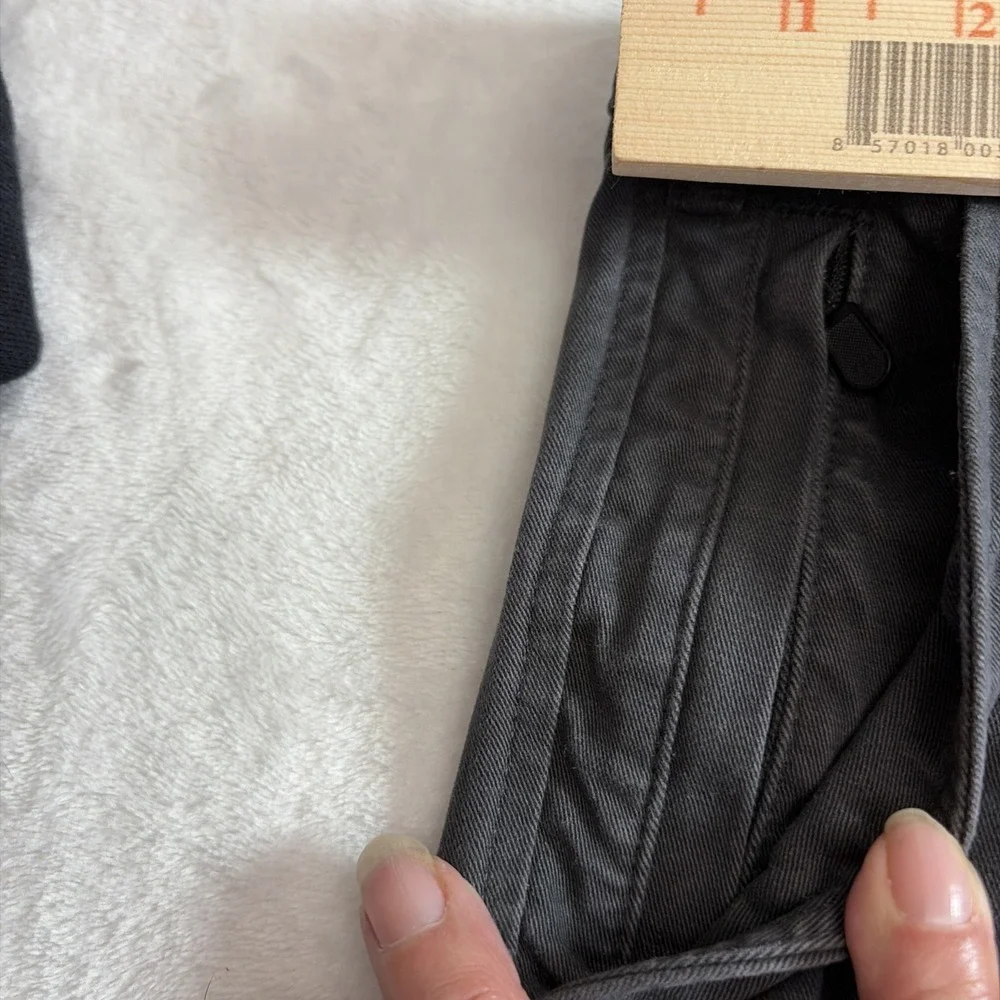 DockERS Men's Dark Gray Straight Fit Flat Front Khakis Chinos 46‎